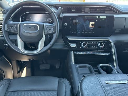 Used 2024 GMC Sierra 2500 Denali w/ Denali Reserve Package image 11
