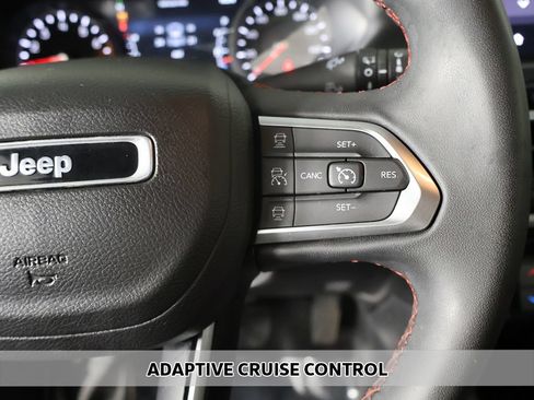 Used 2023 Jeep Compass Trailhawk AWD/4WD image 3