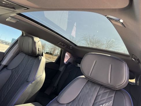 New 2026 Cadillac Optiq V image 18