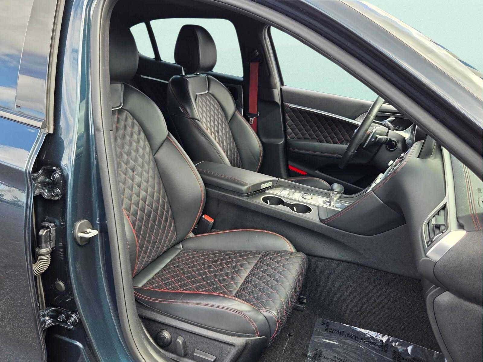 Used 2022 Genesis G70 3.3T RWD image 19