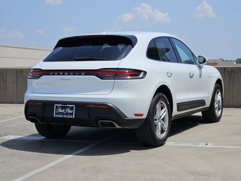Certified 2026 Porsche Macan AWD/4WD image 8