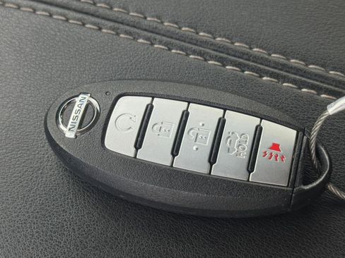 Used 2025 Nissan Altima 2.5 SV FWD image 21