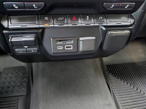 Used 2019 Chevrolet Silverado 1500 LT w/ All-Star Edition AWD/4WD image 36
