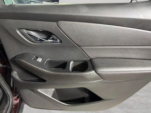 Used 2022 Chevrolet Traverse LT FWD image 35