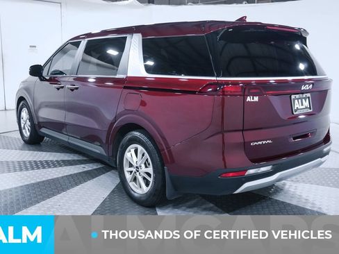 Used 2024 Kia Carnival LX FWD image 4