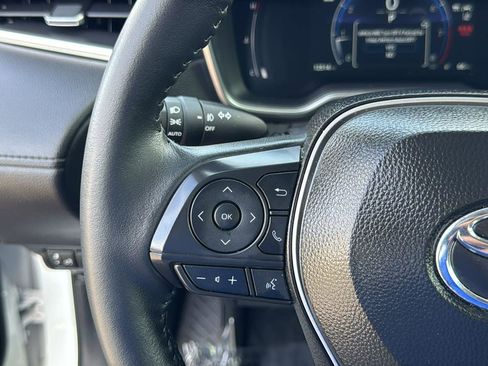 Certified 2025 Toyota Corolla Cross XLE image 16