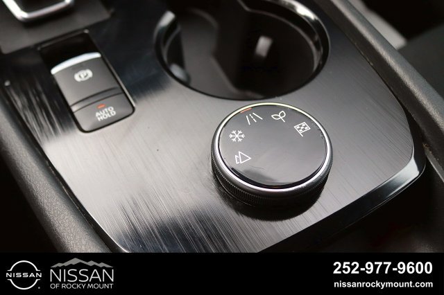 Used 2024 Nissan Rogue S AWD/4WD image 20