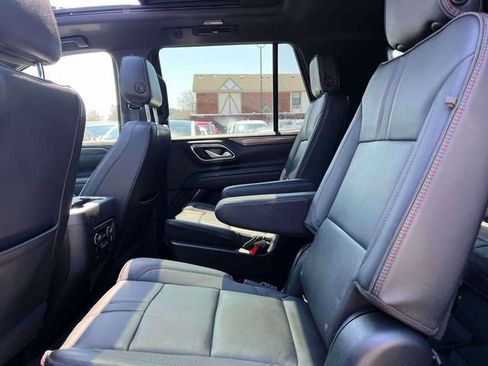 Used 2022 Chevrolet Tahoe RST w/ Luxury Package AWD/4WD image 16