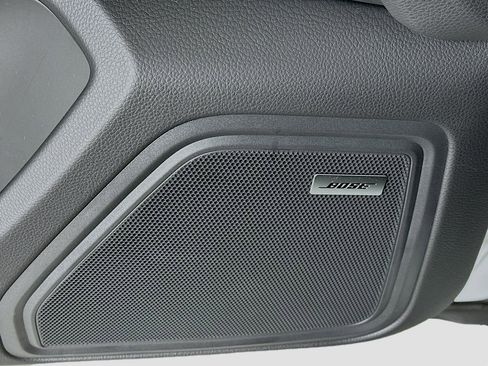 New 2026 Porsche Macan image 21