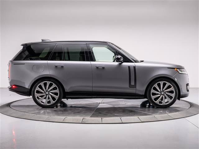 Used 2023 Land Rover Range Rover SE AWD/4WD image 6