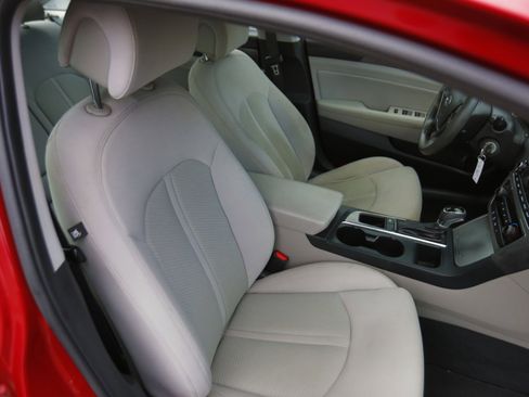 Used 2017 Hyundai Sonata Sport w/ Cargo Package image 20