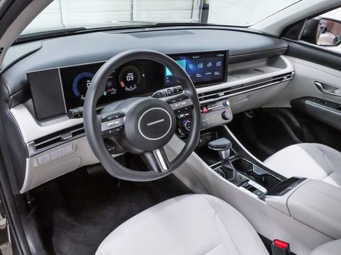 Used 2025 Hyundai Tucson SEL image 2