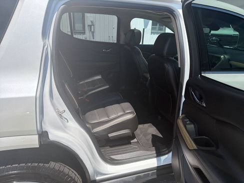 Used 2018 GMC Acadia Denali w/ Technology Package AWD/4WD image 17
