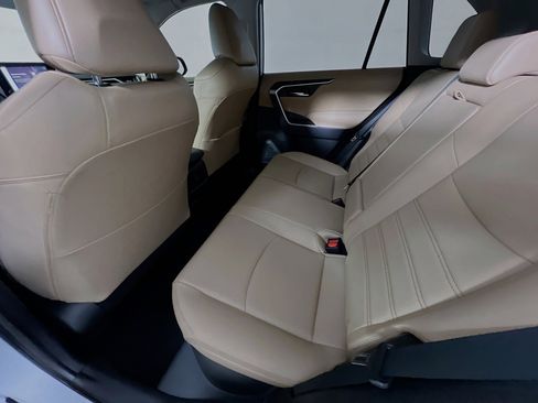 Used 2023 Toyota RAV4 XLE Premium image 29