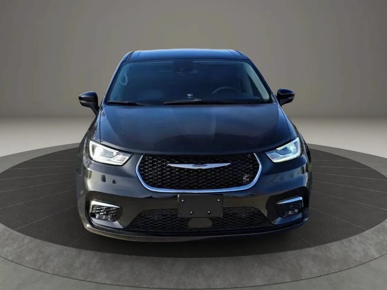 Used 2023 Chrysler Pacifica Touring-L FWD image 6