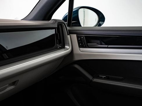 New 2026 Porsche Cayenne AWD/4WD image 39