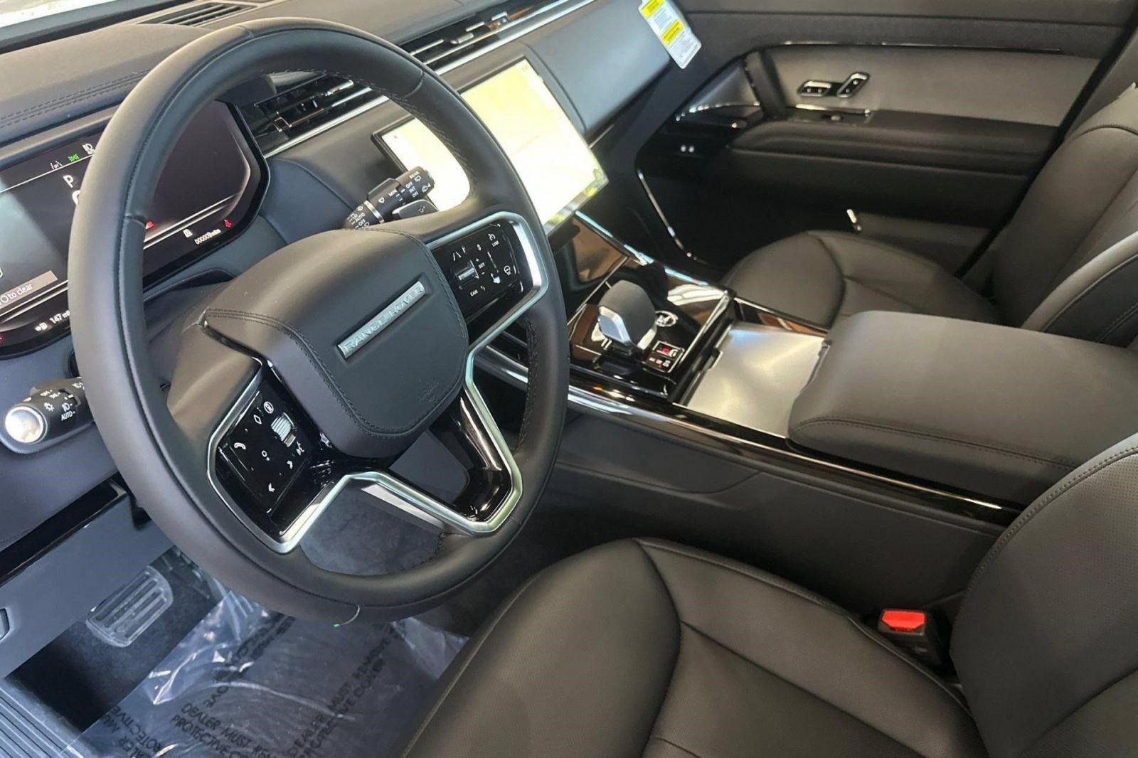 New 2026 Land Rover Range Rover Sport SE AWD/4WD image 3