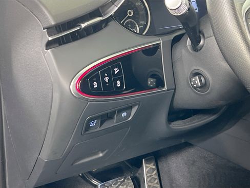 Used 2024 Genesis GV70 3.5T Sport image 10