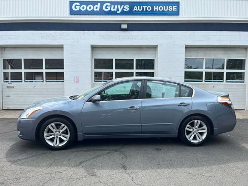 Used 2012 Nissan Altima 3.5 SR w/ Sport Pkg FWD image 1