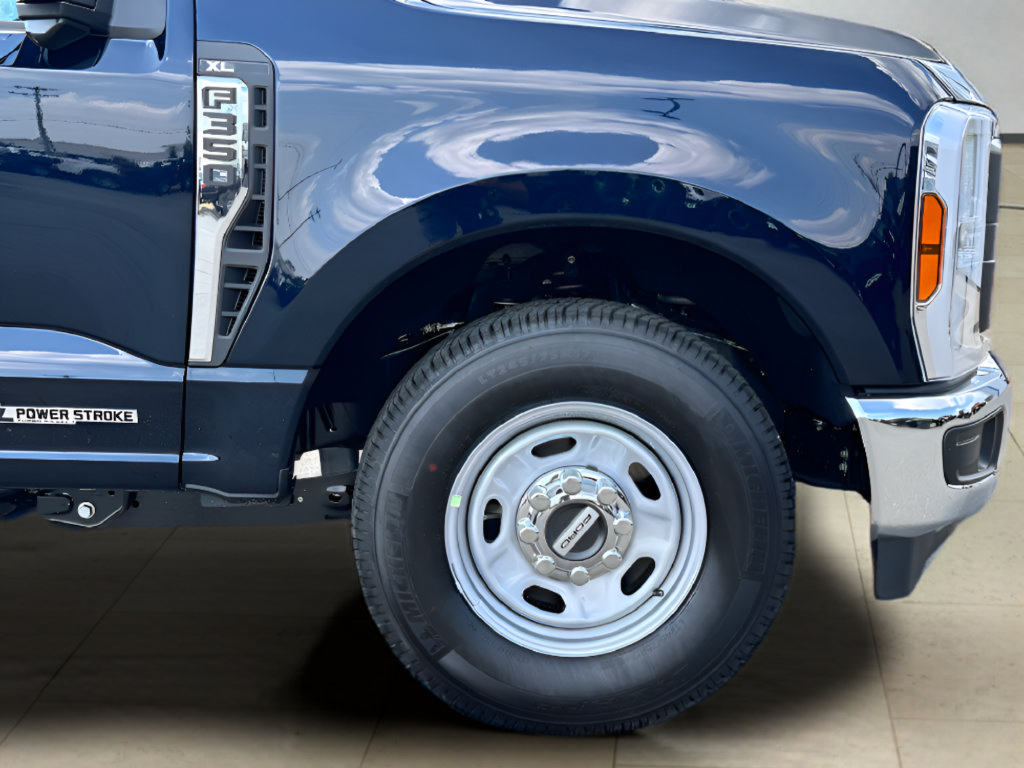 Used 2025 Ford F350 XL w/ 360-Degree Camera Package RWD image 34