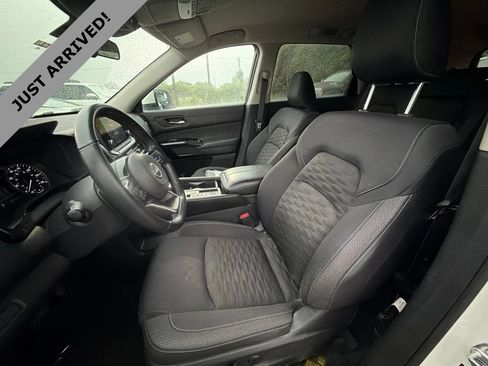 Used 2022 Nissan Pathfinder SV FWD image 12