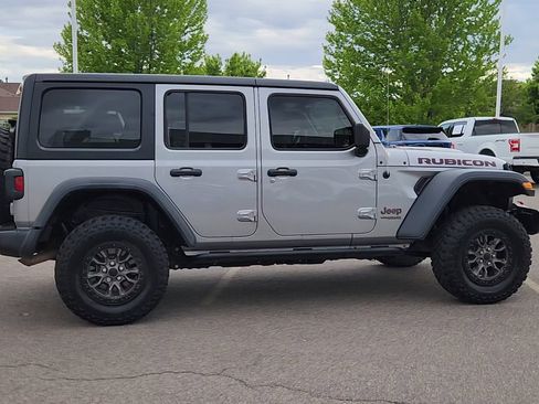 Used 2019 Jeep Wrangler Unlimited Rubicon w/ Cold Weather Group AWD/4WD image 11