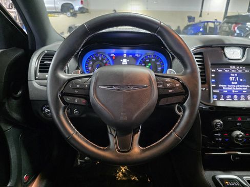 Used 2015 Chrysler 300 S image 28