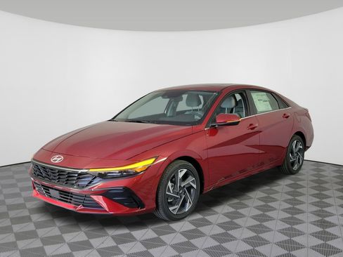 New 2025 Hyundai Elantra Limited image 40