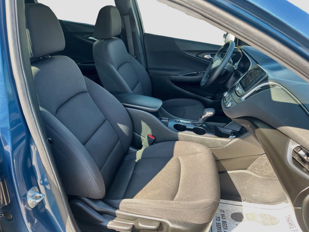 Used 2025 Chevrolet Malibu RS w/ LPO, Floor Liner Package FWD image 25