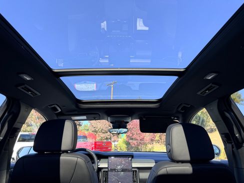 New 2026 GMC Acadia AT4 w/ Luxury Package image 9