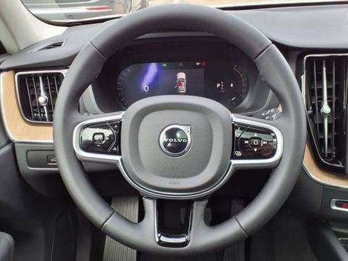 New 2026 Volvo XC60 B5 Plus w/ Protection Package Premier image 21