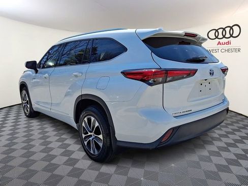 Used 2021 Toyota Highlander XLE image 4