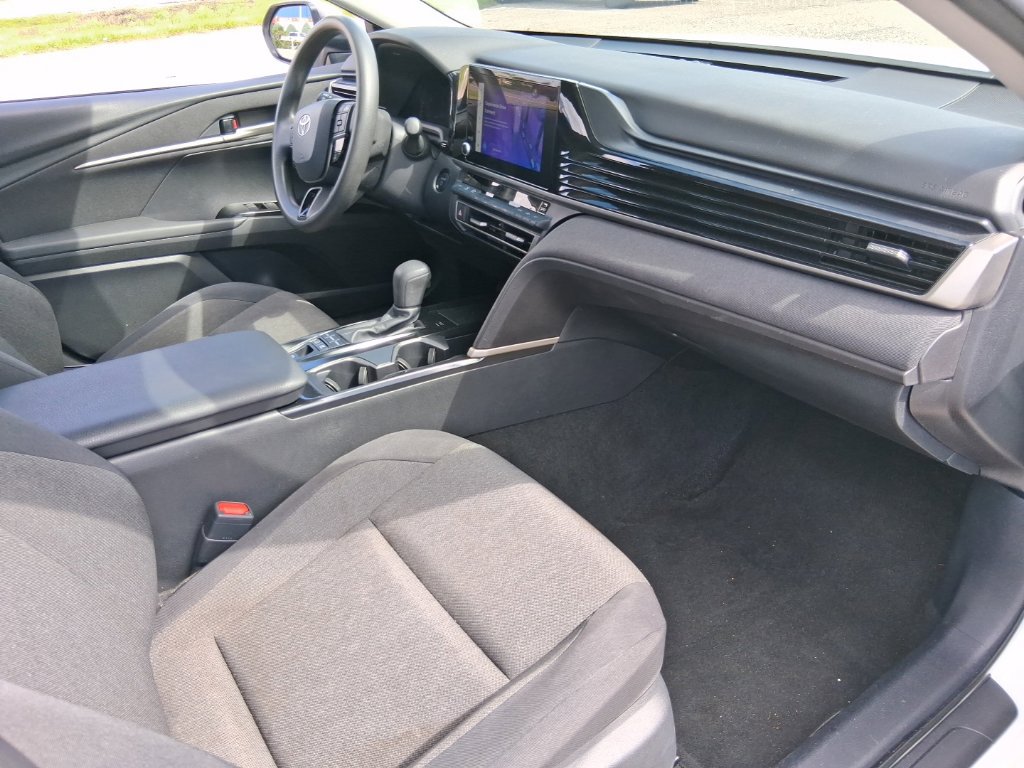 Used 2025 Toyota Camry LE FWD image 15