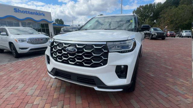 Used 2025 Ford Explorer Platinum w/ Ultimate Package AWD/4WD image 6
