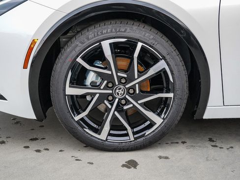 New 2026 Toyota Prius Plug-In Hybrid FWD image 5