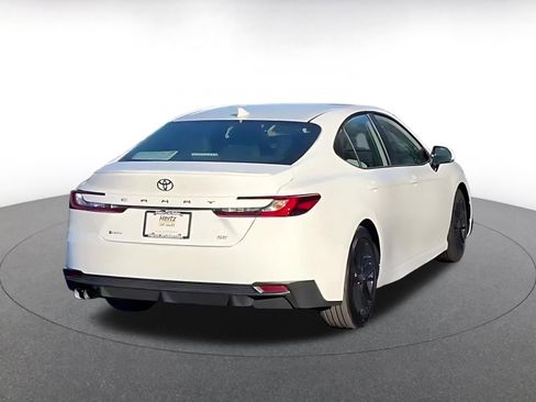 Used 2025 Toyota Camry SE image 15