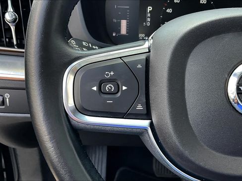 Used 2019 Volvo XC60 T5 Momentum FWD image 23