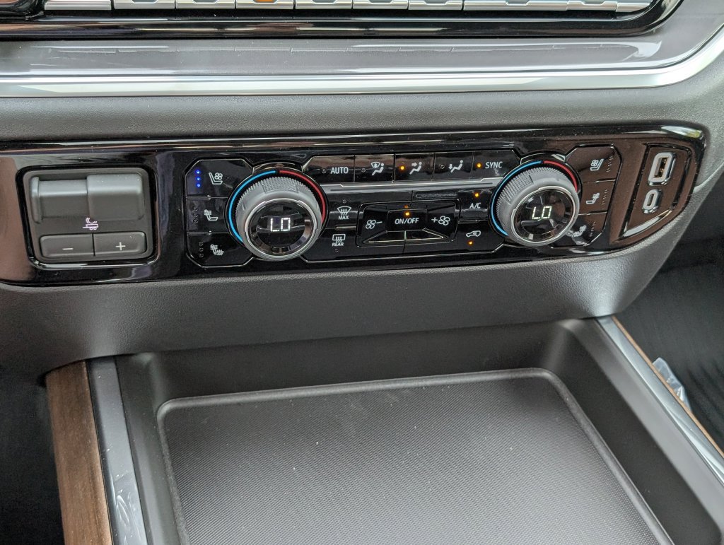 New 2026 Chevrolet Silverado 2500 High Country w/ High Country Premium Package AWD/4WD image 25