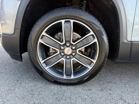 Used 2021 GMC Acadia SLT image 42