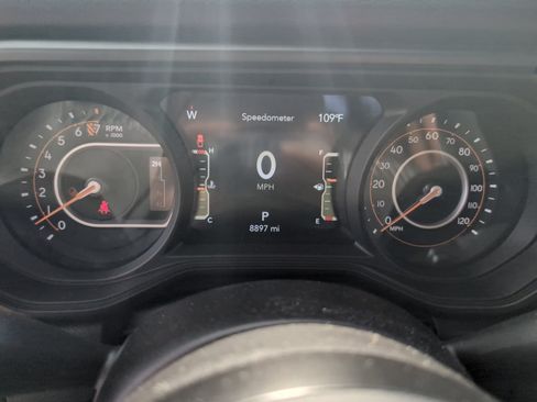 Used 2025 Jeep Gladiator Sport AWD/4WD image 14
