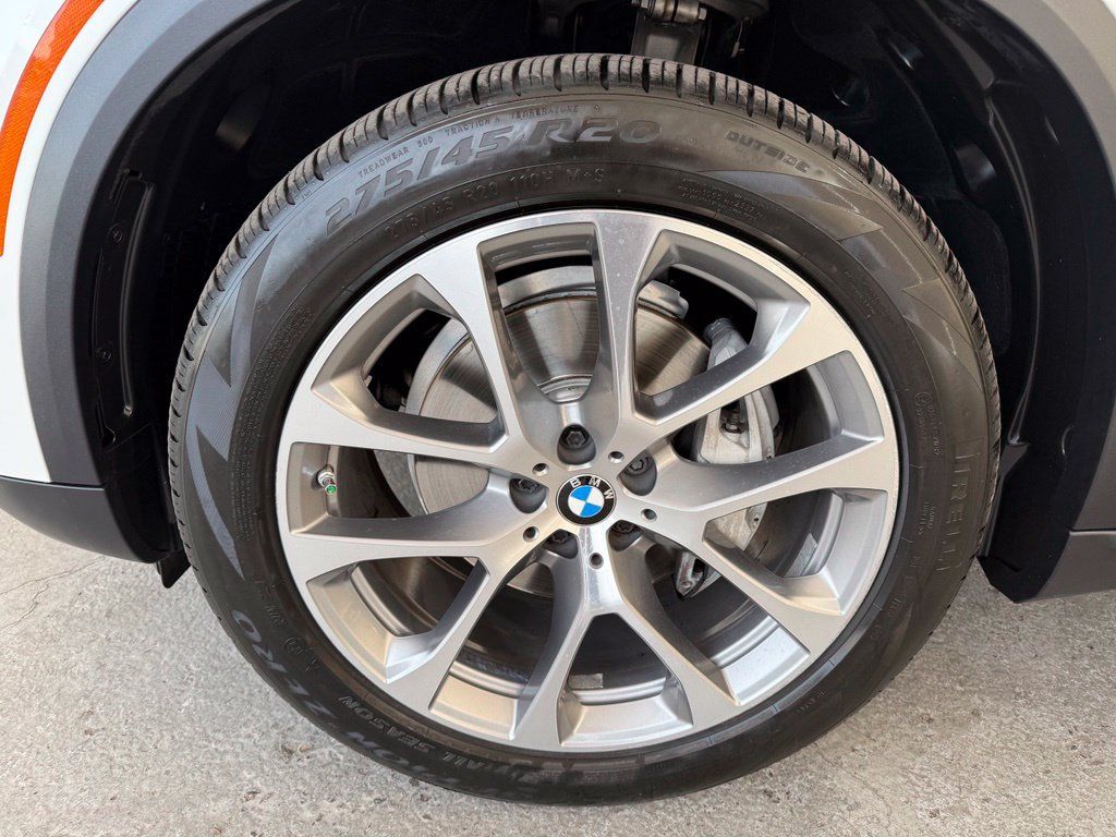 Used 2024 BMW X5 xDrive40i w/ Premium Package AWD/4WD image 11