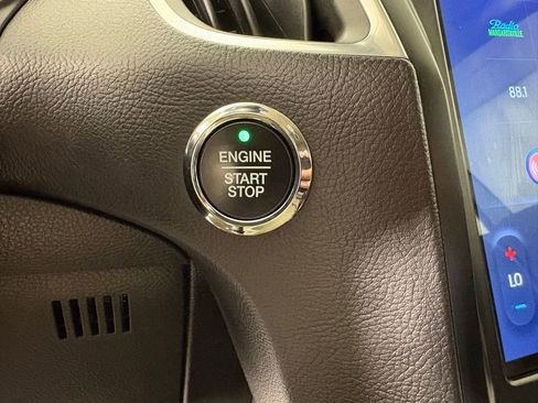 Used 2024 Ford Edge Titanium image 26