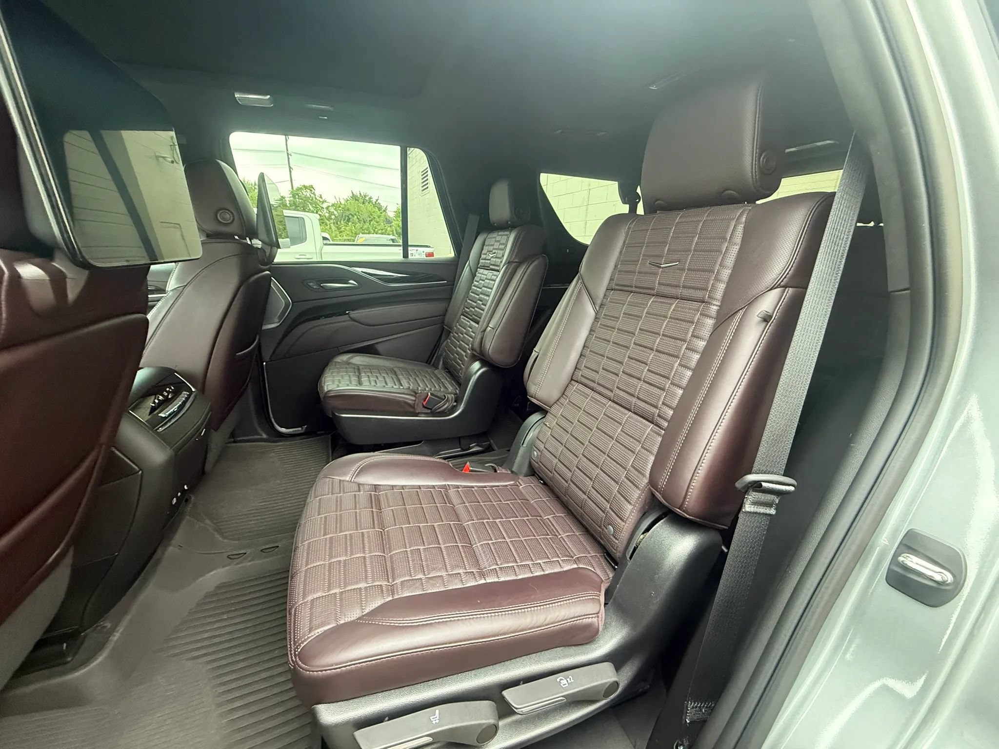 Used 2023 Cadillac Escalade V AWD/4WD image 30