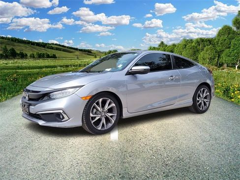 Used 2019 Honda Civic Touring image 2