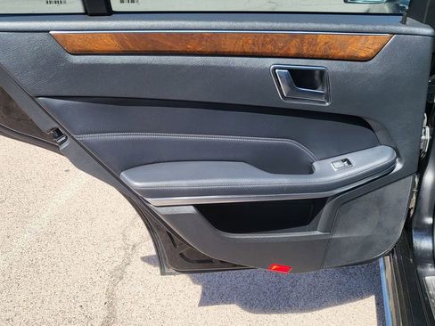 Used 2014 Mercedes-Benz E 350 Sedan image 21