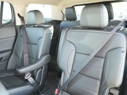 Used 2021 GMC Acadia Denali w/ GMC Pro Grade Package image 21