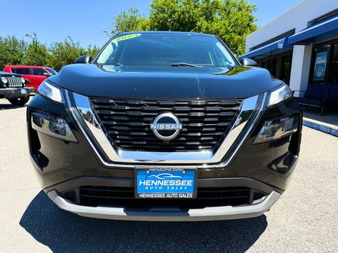 Used 2023 Nissan Rogue S AWD/4WD image 2