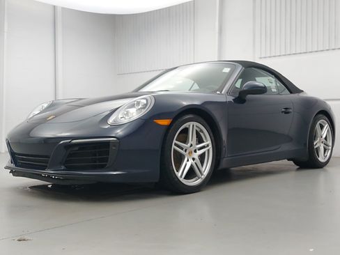 Used 2018 Porsche 911 Carrera RWD image 1