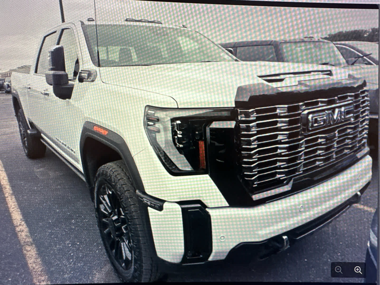 Used 2026 GMC Sierra 2500 Denali Ultimate AWD/4WD image 3