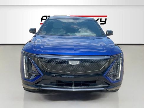 Used 2025 Cadillac Lyriq Sport AWD/4WD image 2